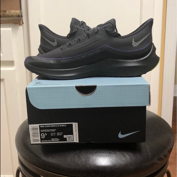 nike air zoom winflo 6 shield nike air zoom winflo 6 shield